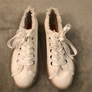 ROCKET DOG White Canvas Sneakers - Size 7